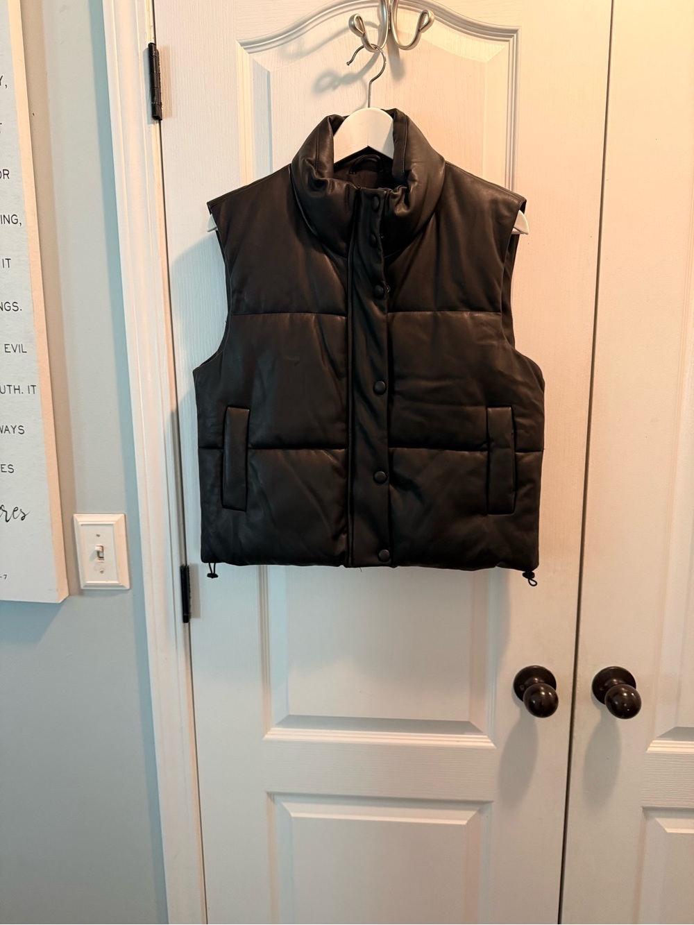 Truth by Republic Black Faux Leather Crop Puffer Vest Sz S